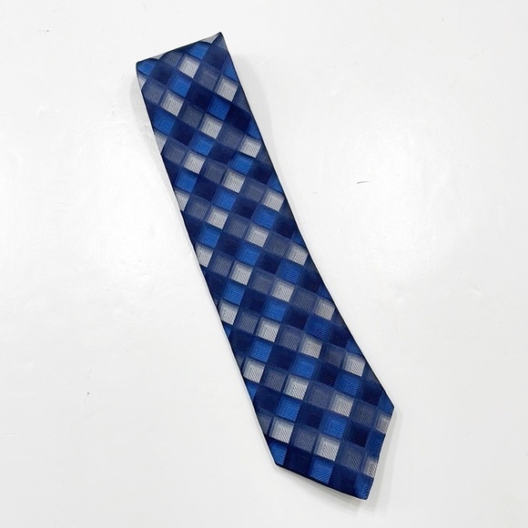 Nicole Miller geometric 100% silk standard tie - Picture 2 of 4